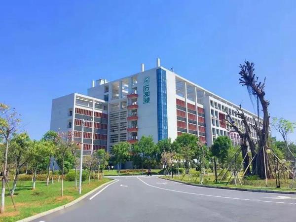 广州商学院2021年普通专升本考试科目分别是哪些？